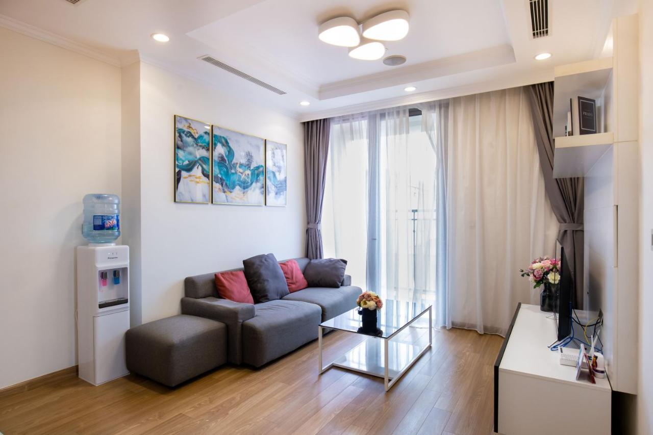 Times City Homestay Hanoi Bagian luar foto