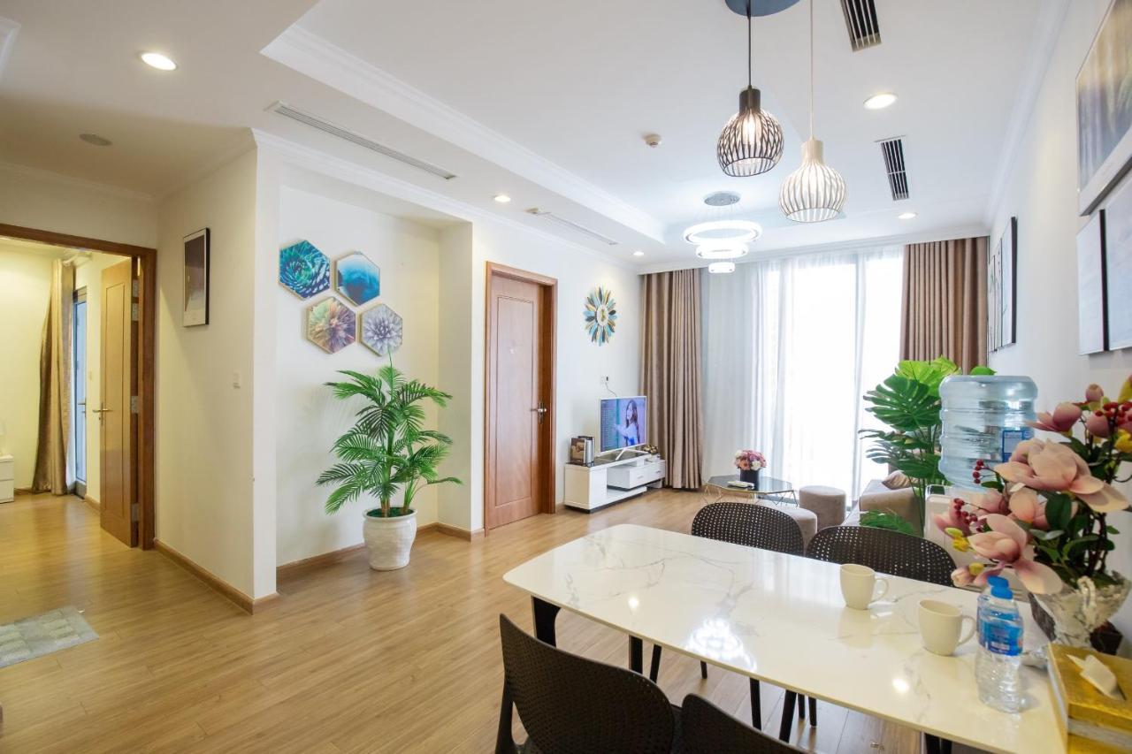 Times City Homestay Hanoi Bagian luar foto