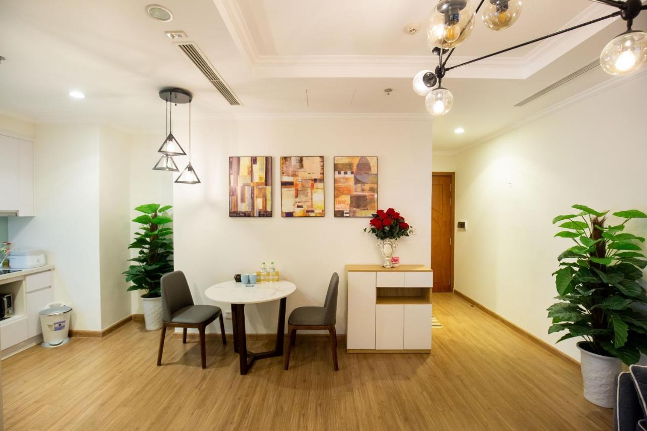 Times City Homestay Hanoi Bagian luar foto