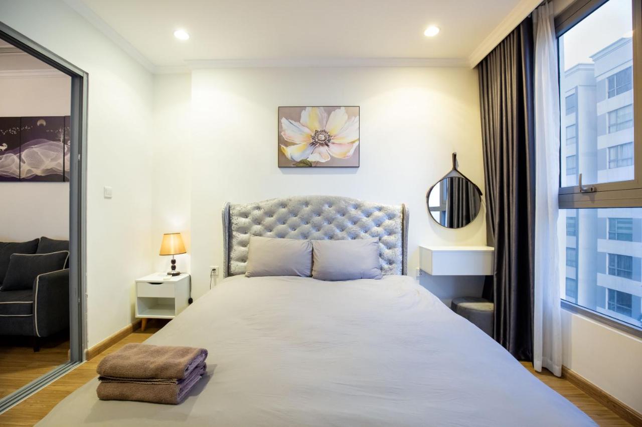 Times City Homestay Hanoi Bagian luar foto